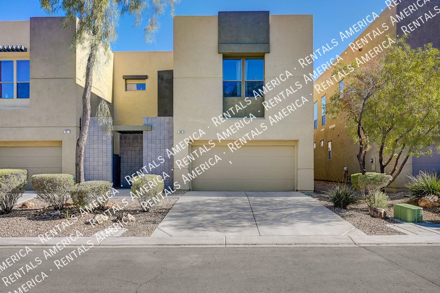 WELCOME HOME! STUNNING TOWNHOME IN GATED NLV COMMUNITY!! property image