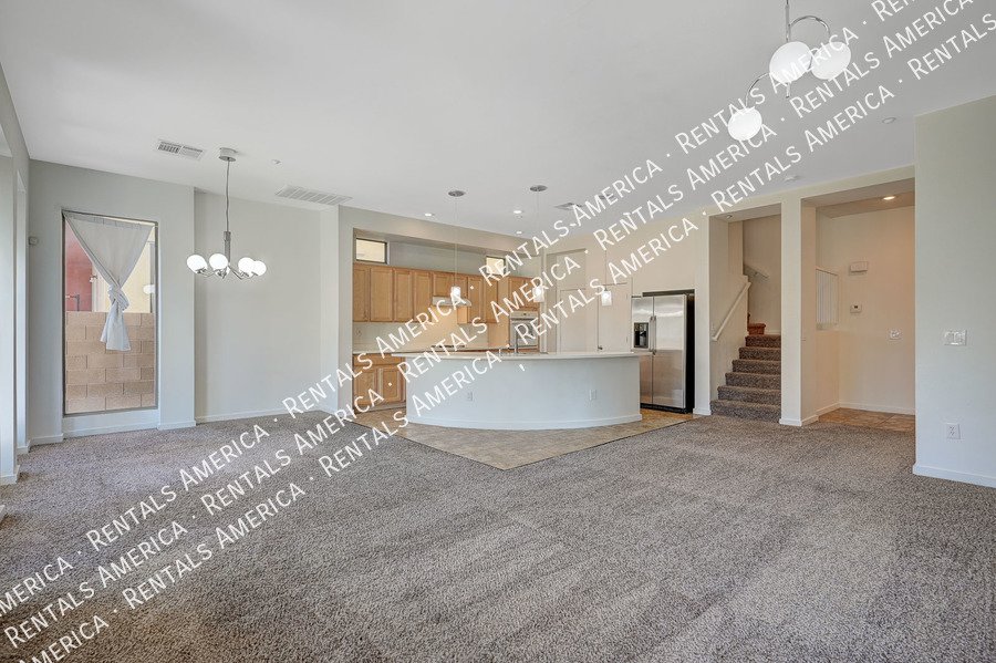 WELCOME HOME! STUNNING TOWNHOME IN GATED NLV COMMUNITY!! property image