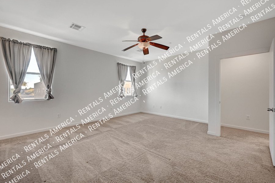 WELCOME HOME! STUNNING TOWNHOME IN GATED NLV COMMUNITY!! property image