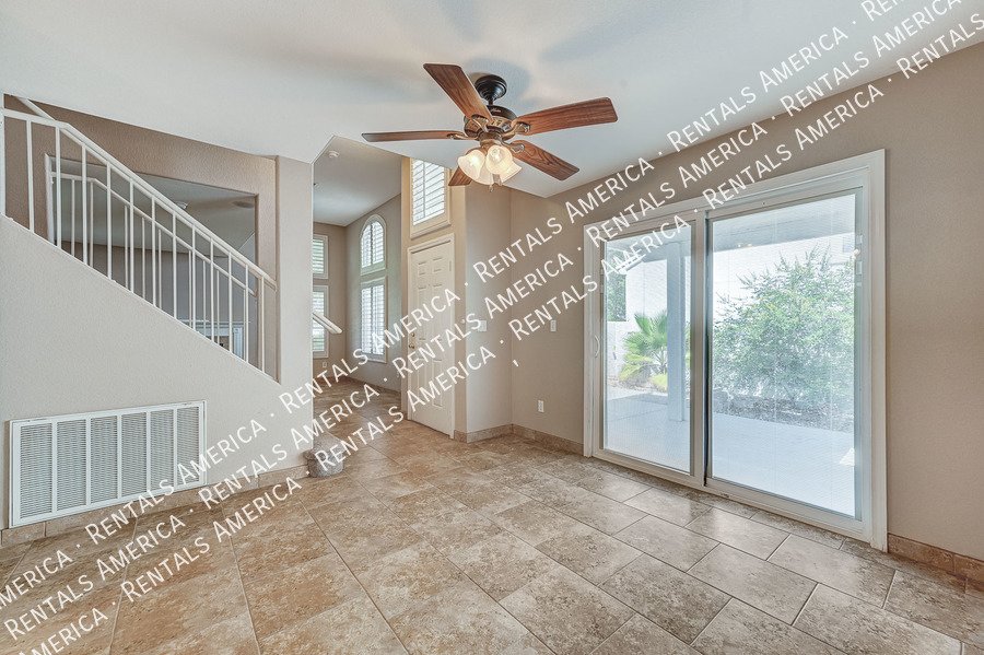 WELCOME HOME TO THIS COZY HENDERSON TOWNHOME! property image