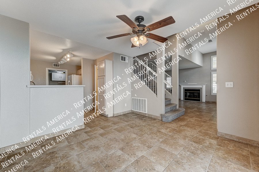 WELCOME HOME TO THIS COZY HENDERSON TOWNHOME! property image