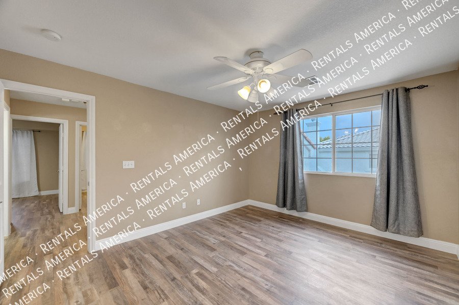 WELCOME HOME TO THIS COZY HENDERSON TOWNHOME! property image