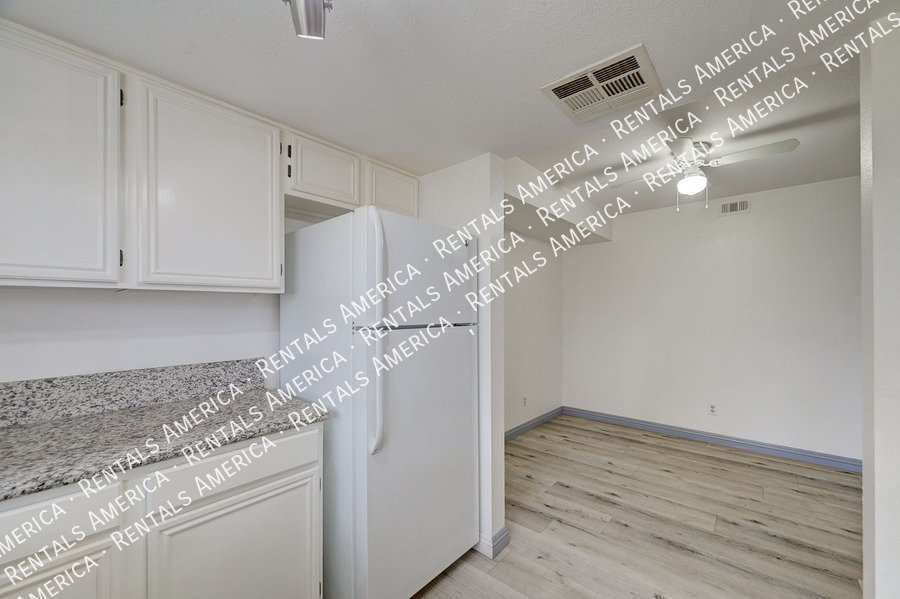WELCOME HOME!! Cozy 2-BED 2.5-BATH CONDO IN NW!! property image