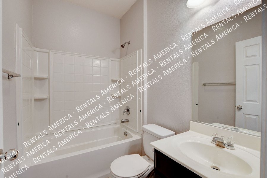 WELCOME HOME! Stunning 4 BED, 3 BATH home in Sky Canyon!! property image