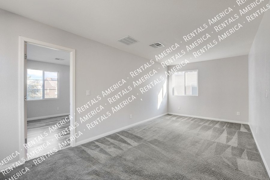 WELCOME HOME! Stunning 4 BED, 3 BATH home in Sky Canyon!! property image