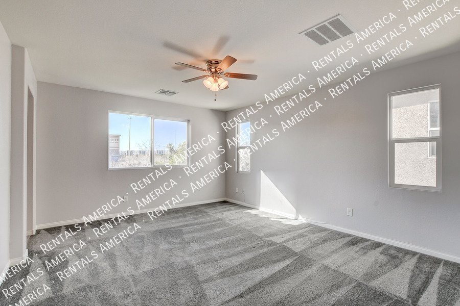 WELCOME HOME! Stunning 4 BED, 3 BATH home in Sky Canyon!! property image