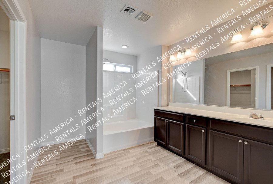 WELCOME HOME! Stunning 4 BED, 3 BATH home in Sky Canyon!! property image