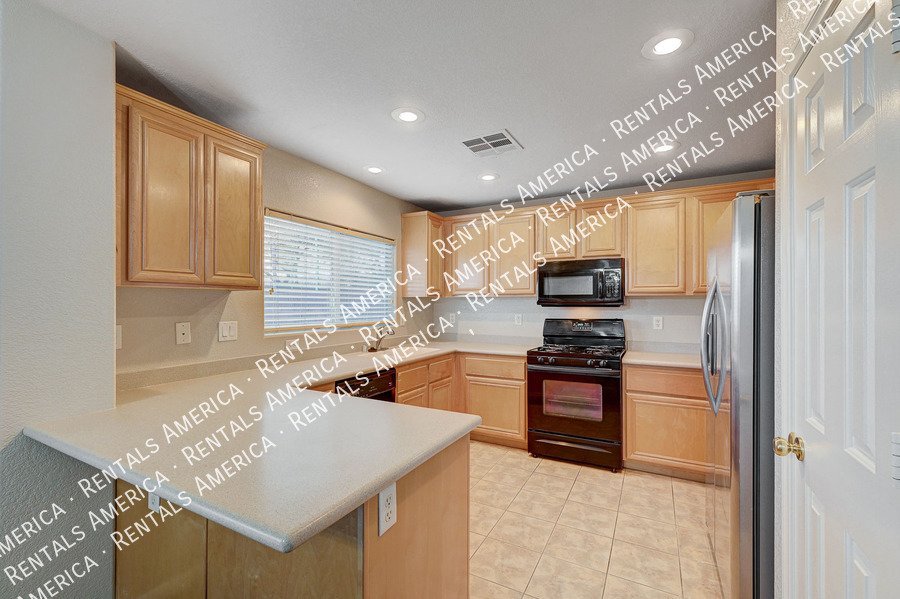 BEAUTIFUL 3-BED, 2.5 BATH HOME IN THE HEART OF SUMMERLIN!! property image