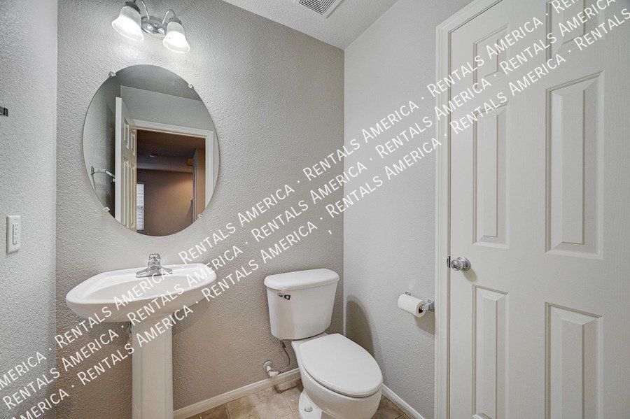 BEAUTIFUL 3-BED, 2.5 BATH HOME IN THE HEART OF SUMMERLIN!! property image