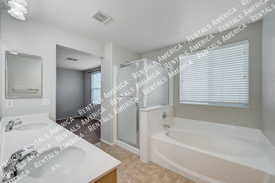 BEAUTIFUL 3-BED, 2.5 BATH HOME IN THE HEART OF SUMMERLIN!! property image