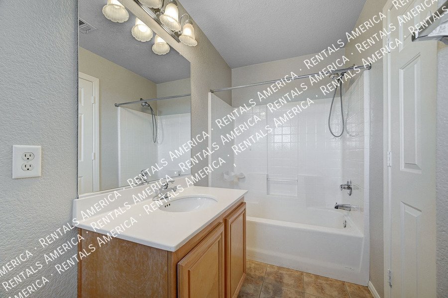 BEAUTIFUL 3-BED, 2.5 BATH HOME IN THE HEART OF SUMMERLIN!! property image