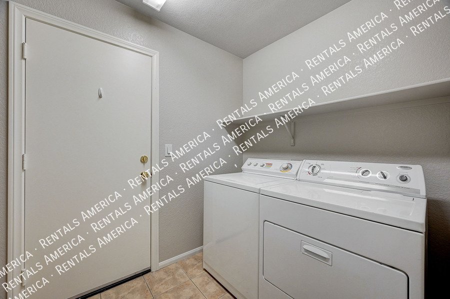 BEAUTIFUL 3-BED, 2.5 BATH HOME IN THE HEART OF SUMMERLIN!! property image