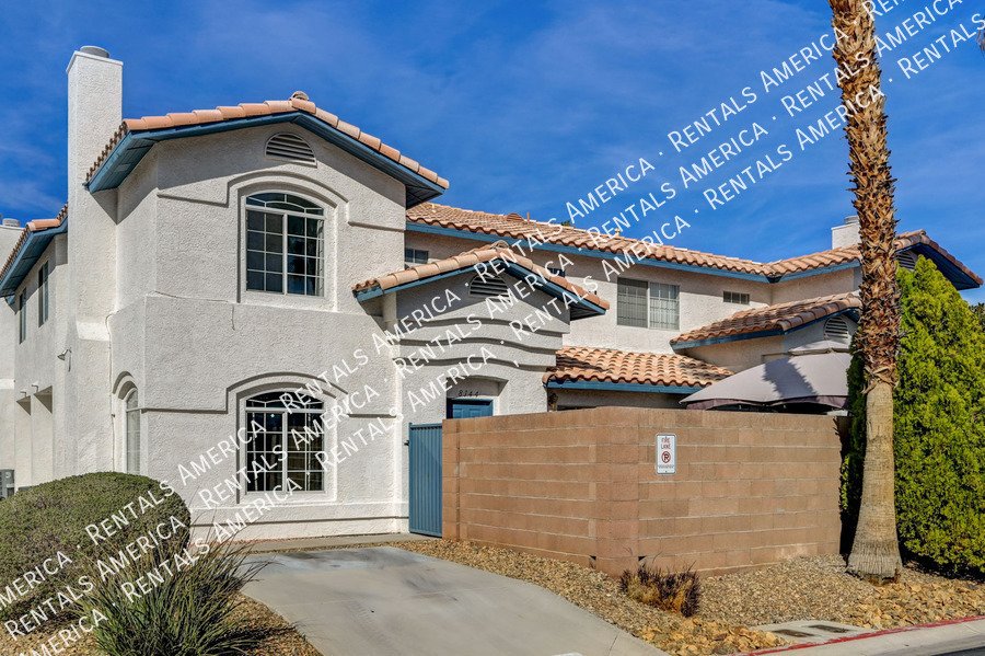 WELCOME HOME! Beautiful 3 BED + 2.5 BATH *UPDATED* townhome in NW!! property image