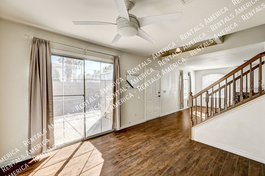 WELCOME HOME! Beautiful 3 BED + 2.5 BATH *UPDATED* townhome in NW!! property image