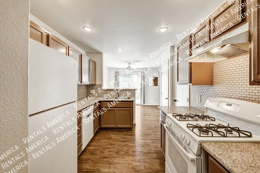 WELCOME HOME! Beautiful 3 BED + 2.5 BATH *UPDATED* townhome in NW!! property image