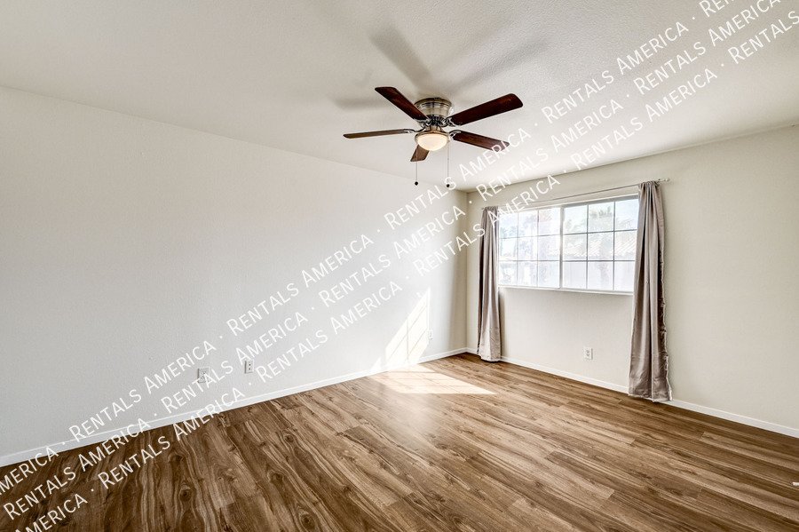 WELCOME HOME! Beautiful 3 BED + 2.5 BATH *UPDATED* townhome in NW!! property image