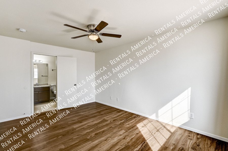 WELCOME HOME! Beautiful 3 BED + 2.5 BATH *UPDATED* townhome in NW!! property image