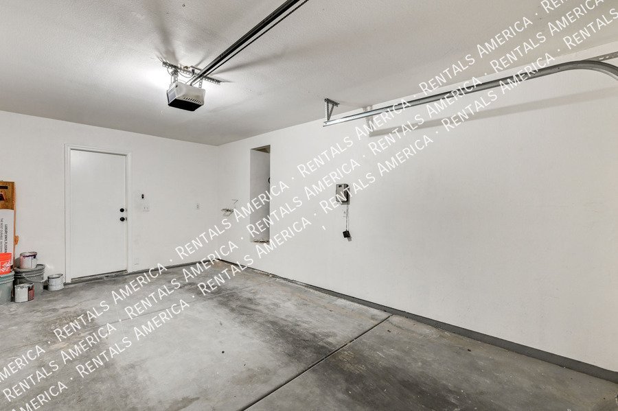 WELCOME HOME! Beautiful 3 BED + 2.5 BATH *UPDATED* townhome in NW!! property image