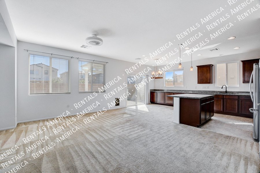 WELCOME HOME! BEAUTIFUL HOME IN GATED NLV COMMUNITY! property image