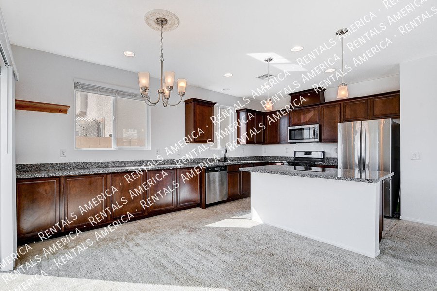WELCOME HOME! BEAUTIFUL HOME IN GATED NLV COMMUNITY! property image