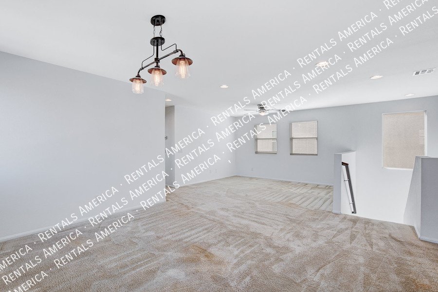 WELCOME HOME! BEAUTIFUL HOME IN GATED NLV COMMUNITY! property image