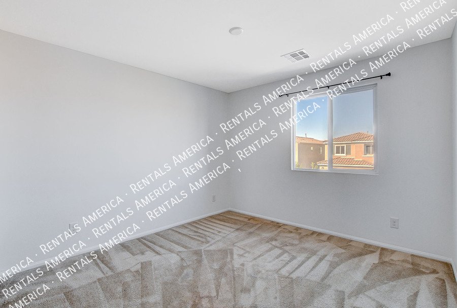 WELCOME HOME! BEAUTIFUL HOME IN GATED NLV COMMUNITY! property image