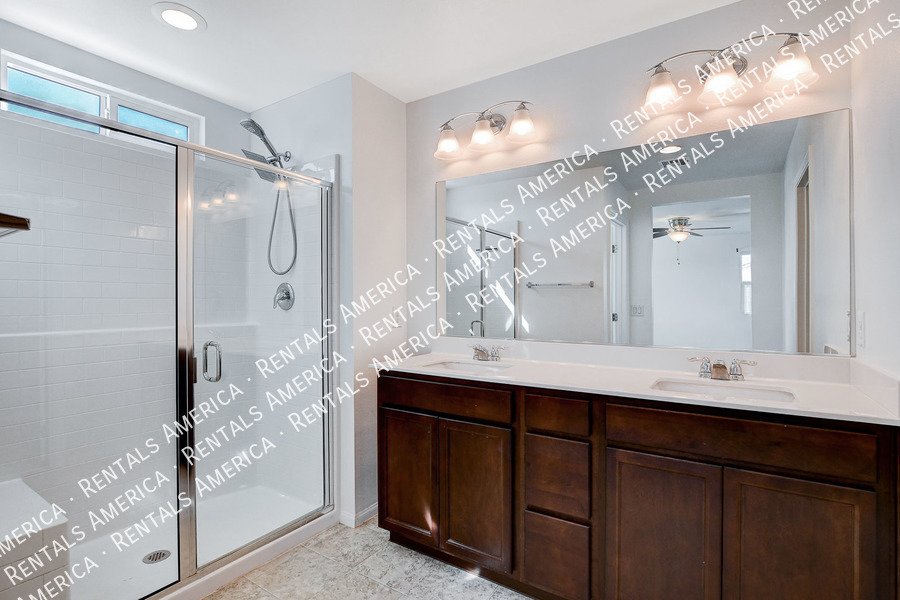 WELCOME HOME! BEAUTIFUL HOME IN GATED NLV COMMUNITY! property image