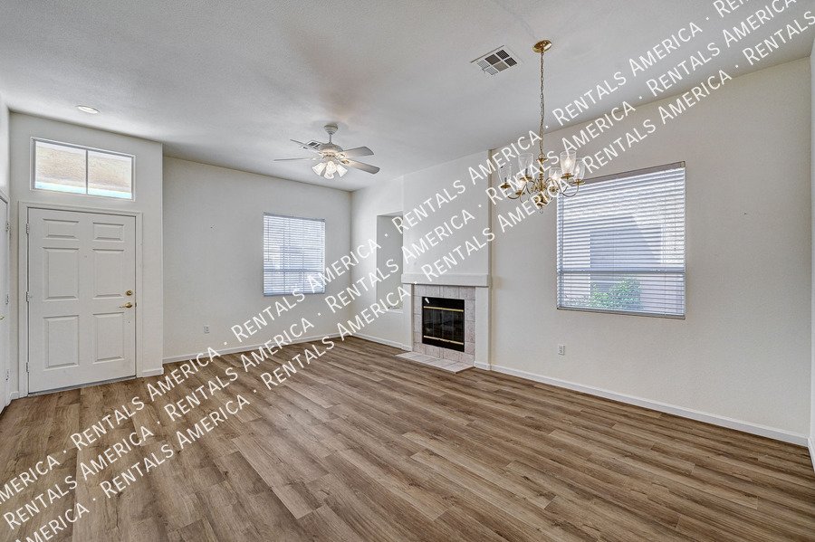 WELCOME HOME! Cozy Single-Story in NORTHSHORES! property image