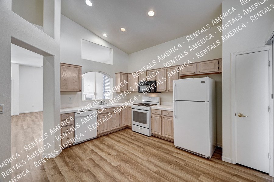 WELCOME HOME! Cozy Single-Story in NORTHSHORES! property image