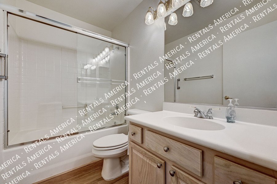 WELCOME HOME! Cozy Single-Story in NORTHSHORES! property image