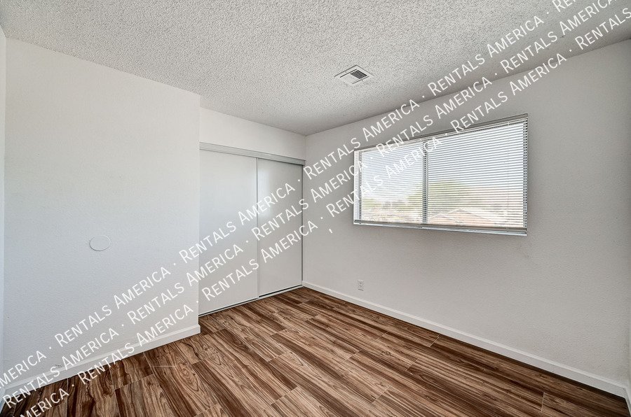 Cozy 2 BEDROOM + 2.5 BATH available now! property image
