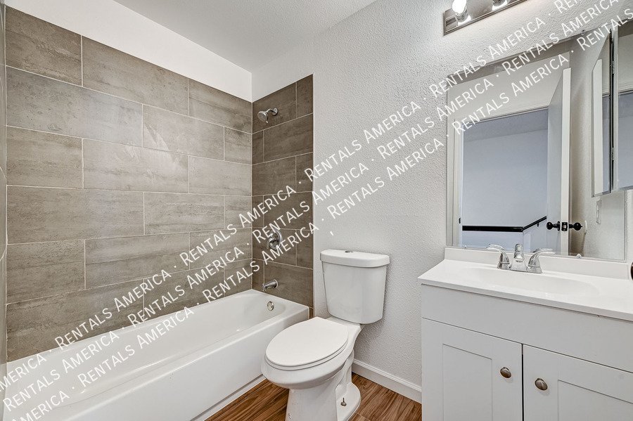 Cozy 2 BEDROOM + 2.5 BATH available now! property image