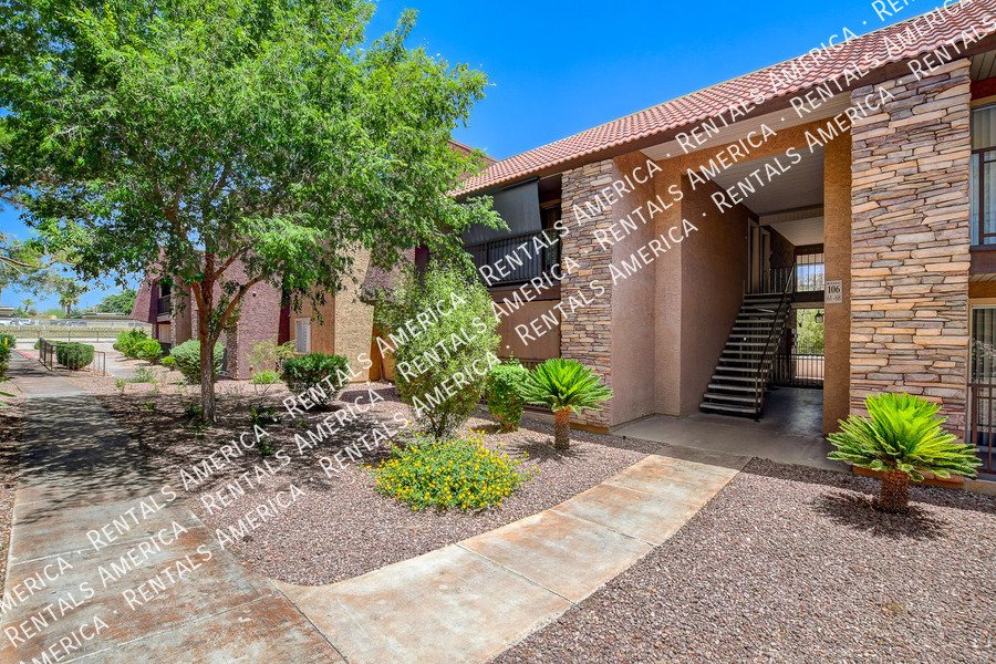 WELCOME HOME! Cozy 1 Bed, 1 Bath Condo in GUARD GATED SW Community! property image