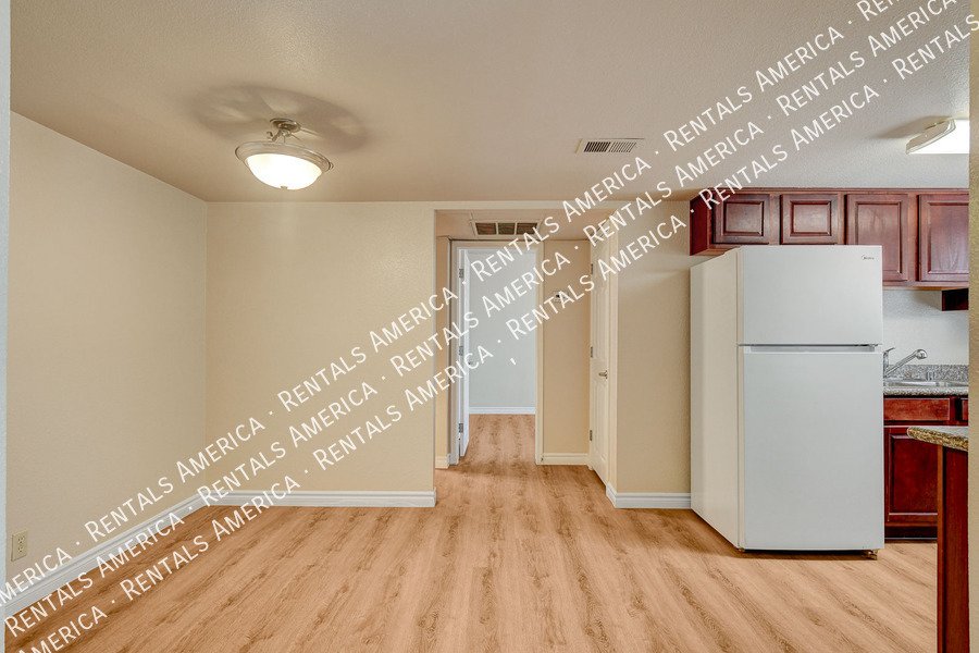 WELCOME HOME! Cozy 1 Bed, 1 Bath Condo in GUARD GATED SW Community! property image
