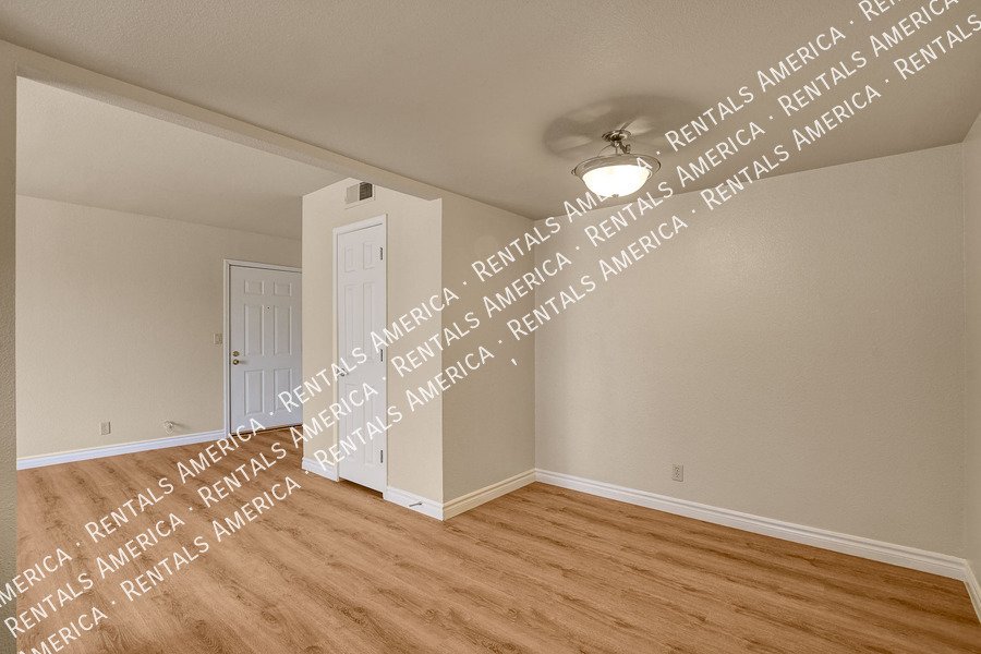 WELCOME HOME! Cozy 1 Bed, 1 Bath Condo in GUARD GATED SW Community! property image