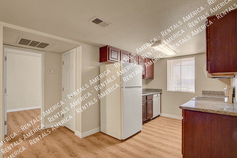 WELCOME HOME! Cozy 1 Bed, 1 Bath Condo in GUARD GATED SW Community! property image