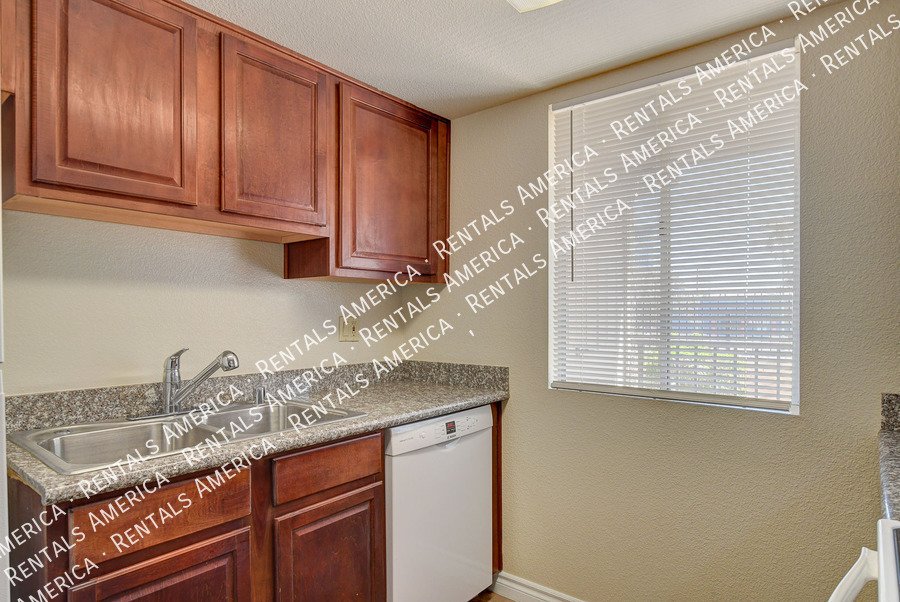 WELCOME HOME! Cozy 1 Bed, 1 Bath Condo in GUARD GATED SW Community! property image