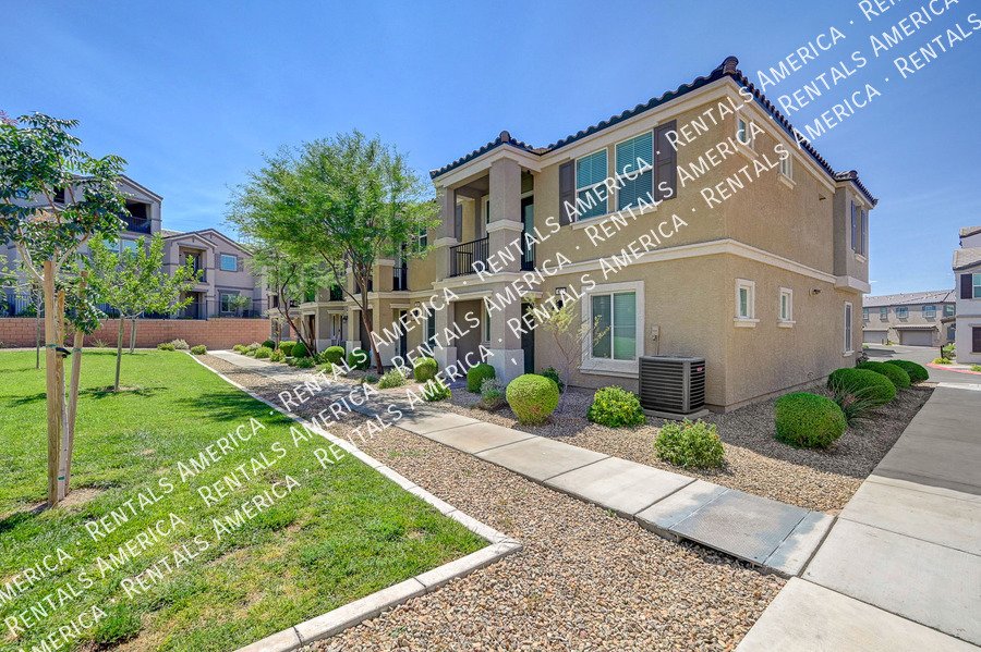 WELCOME HOME! GORGEOUS townhome located in gated HENDERSON community! property image