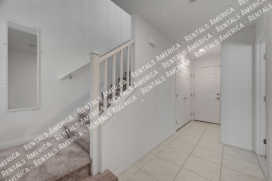 WELCOME HOME! GORGEOUS townhome located in gated HENDERSON community! property image
