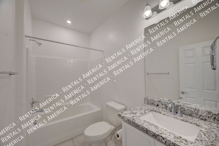 WELCOME HOME! GORGEOUS townhome located in gated HENDERSON community! property image