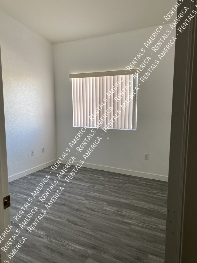 WELCOME HOME!! Gated Silver Pines 2bd 2ba Condo Move-In Ready! property image
