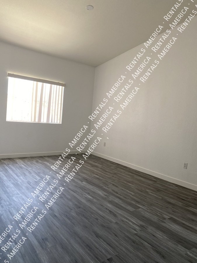 WELCOME HOME!! Gated Silver Pines 2bd 2ba Condo Move-In Ready! property image