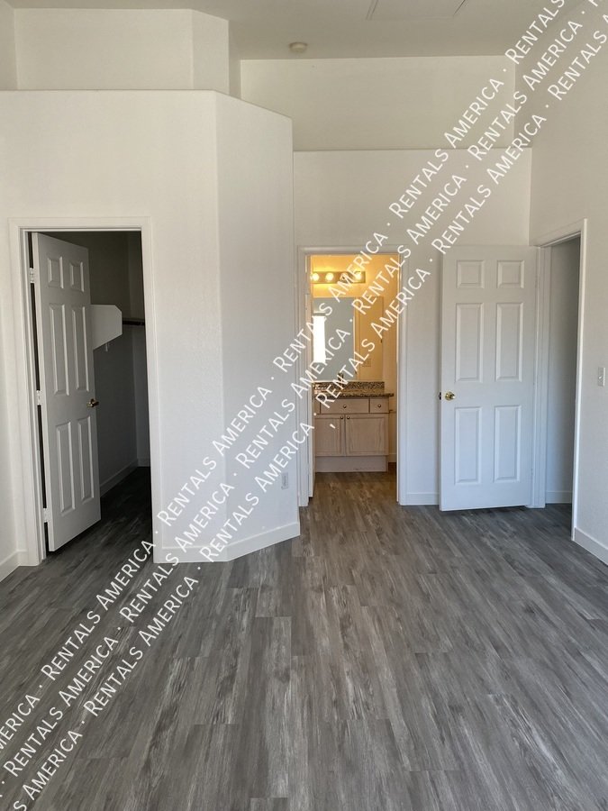 WELCOME HOME!! Gated Silver Pines 2bd 2ba Condo Move-In Ready! property image