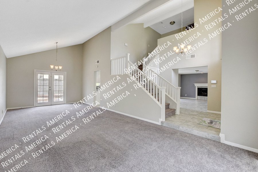 Beautiful POOL HOME in Green Valley!! property image