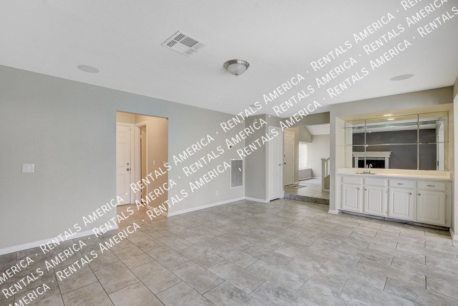 Beautiful POOL HOME in Green Valley!! property image