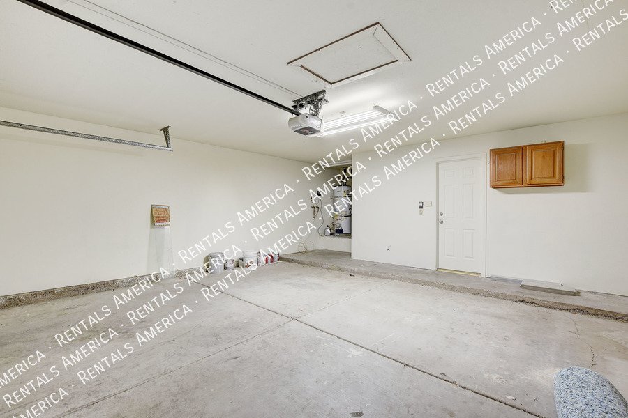 Beautiful POOL HOME in Green Valley!! property image